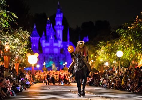 2016 Disneyland Halloween Party Recap - Disney Tourist Blog