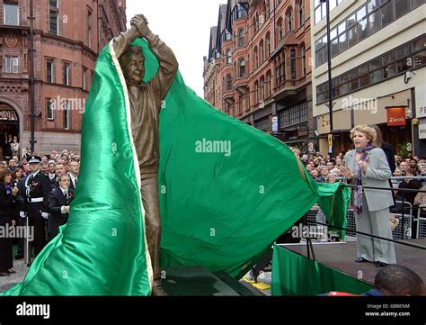 Soccer- New Brian Clough Statue Unveiling - Nottingham Stock Photo - Alamy