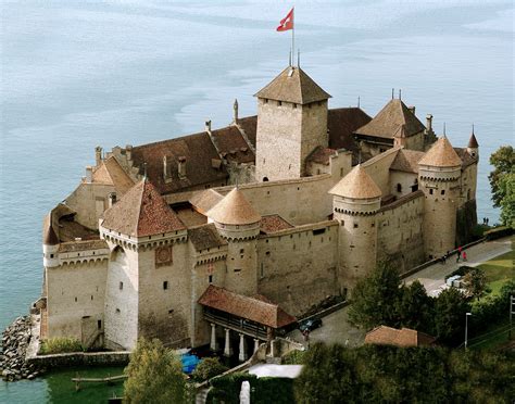 File:Château de Chillon - Montreux.jpg - Wikimedia Commons