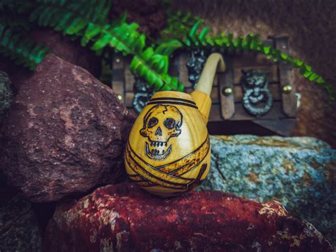 Pirate Calico Jack Skull and Swords / Tobacco Pipe for Smoking ...