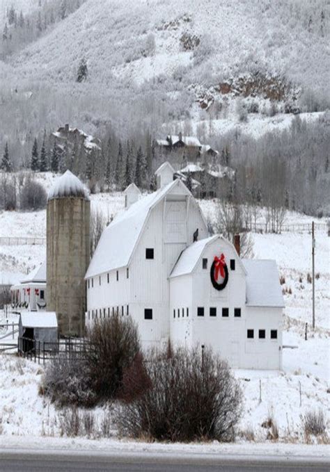 Barn Pictures, Winter Pictures, Farm Barn, Old Farm, Country Barns, Country Life, Country Living ...