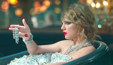 Taylor Swift Meets 'Game Of Thrones' In 'Look What You Made Me Do'