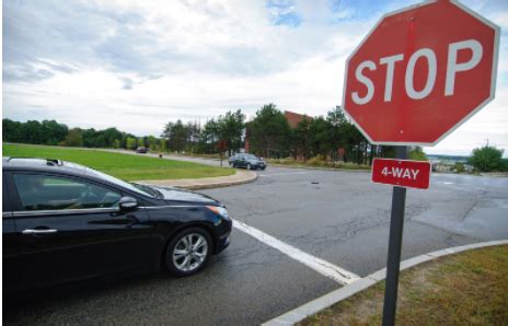 The 4 Rules of 4-Way Stops | Top Driver Blog