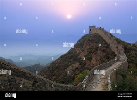 the great wall of china at sunrise Stock Photo - Alamy