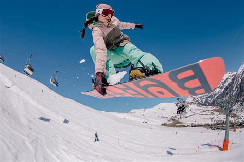 “Inside Me” La snowboarder María Hidalgo - SURFER RULE