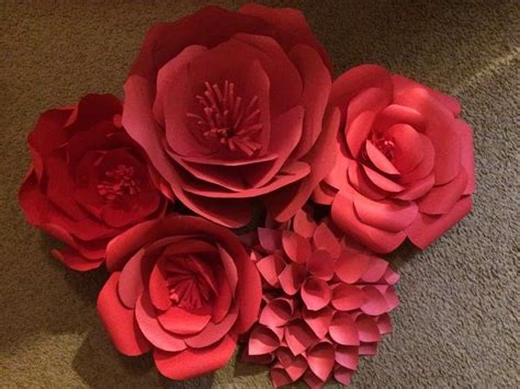 Red paper flowers | Paper flowers, Flower making, Red flowers