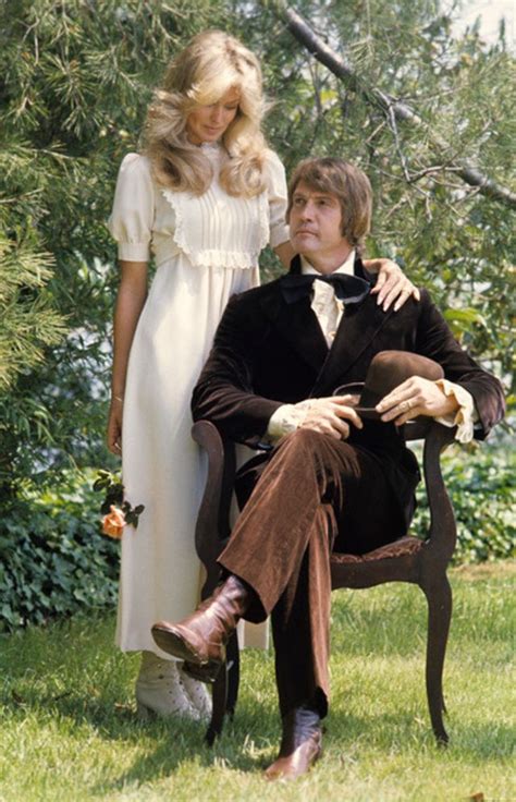 Lovely Photos of Farrah Fawcett and Her Future Husband Lee Majors ...