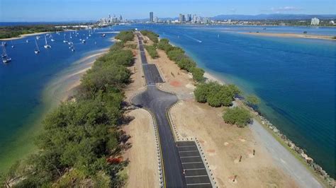 Keeping Doug Jennings Park beautiful | Gold Coast Waterways Authority