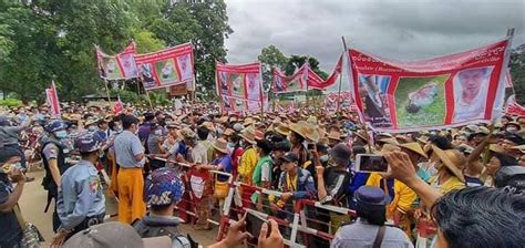 More Than 10,000 People Protest Burma Army Violence in Kyaukme - Shan Herald Agency for News