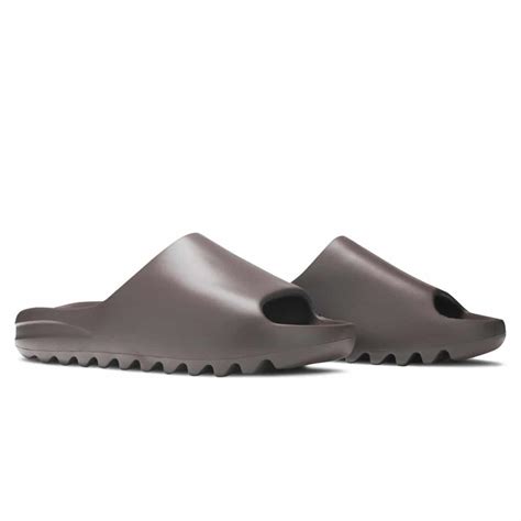 Yeezy Slides 'Soot' - Pk-Kicks