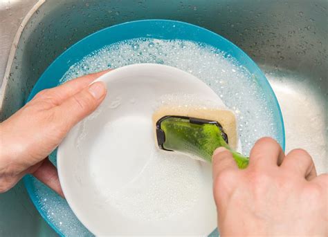 12 Smart Dish Washing Hacks No One Ever Taught You | Washing hacks, Washing dishes, Dishes