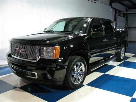 Find used 08 GMC Sierra Denali 1500 Crew Cab AWD GPS..Sunroof..6.2L V8 ...