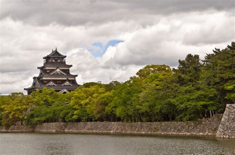 Life in the Land of the Rising Sun: Hiroshima Castle