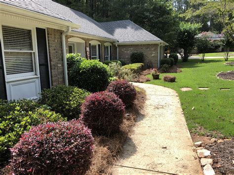 Pine Straw Installation Peachtree City | Nearby Lawn Care