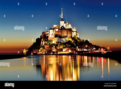 France, Normandy: Le Mont Saint Michel by night Stock Photo - Alamy