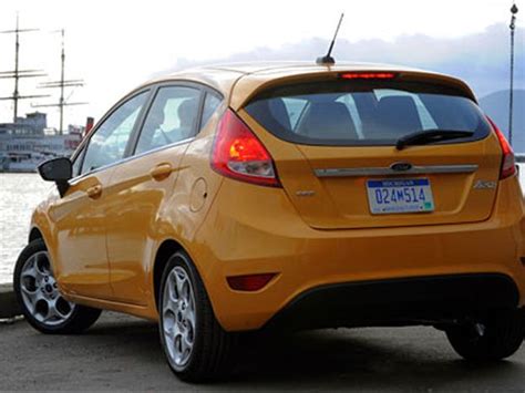 Ford Fiesta Yellow - reviews, prices, ratings with various photos