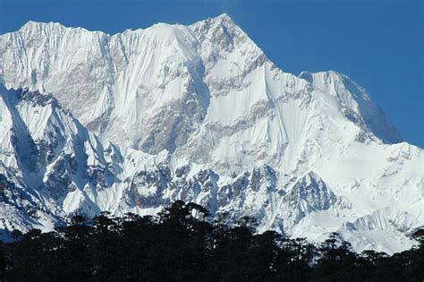 Tragedy on the World’s Third Highest Peak | Five Mountaineers Die on ...