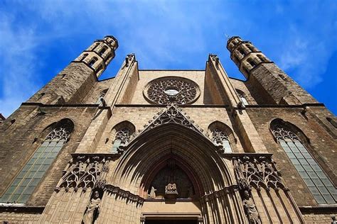 'The Cathedral of the Sea' Walking book tour 2024 - Barcelona