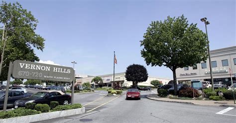 Vernon Hills Shopping Center