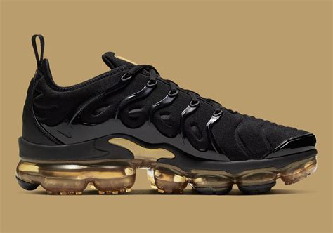 Nike Air VaporMax Plus Black Gold CW7299-001 | SneakerNews.com