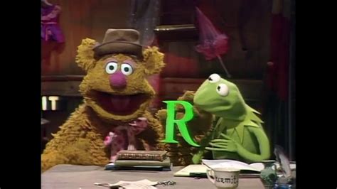 Muppet Show: Are You Kermit the Frog? - YouTube