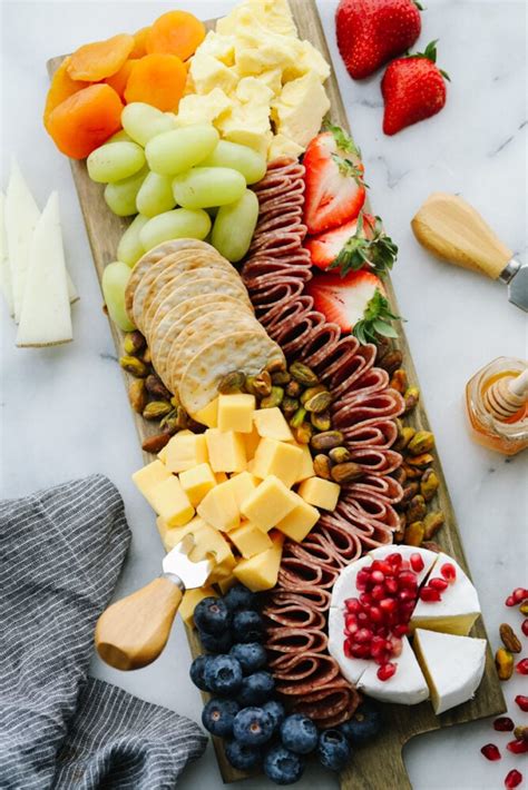 How to Make a Simple Charcuterie Board | The Recipe Critic