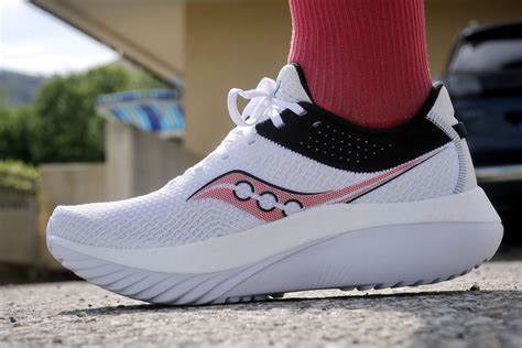 Le test de la Saucony Kinvara Pro, une chaussure carbone accessible