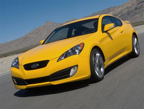 Hyundai Genesis Coupe Photos and Specs. Photo: Hyundai Genesis Coupe auto and 24 perfect photos ...