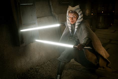 New hi-res image of Rosario Dawson in action as Ahsoka Tano : r/StarWarsLeaks