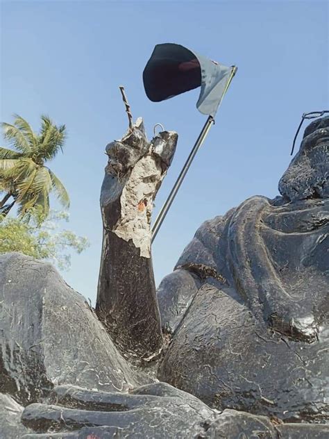 Statue of Periyar vandalised in Chengalpattu | See Pics: Pictures ...