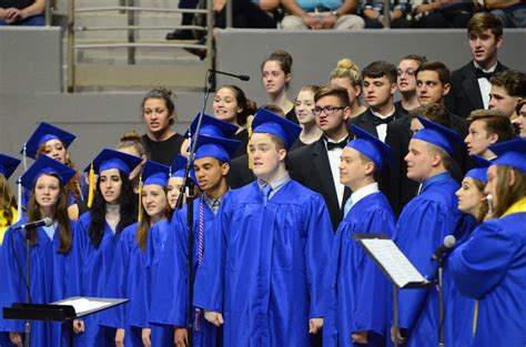 Carroll High School graduates 566 | News, Sports, Jobs - InNorthwestNews.com