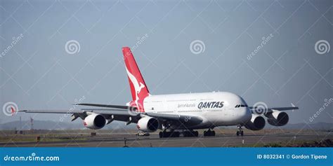 Qantas A380 Arrives in Sydney Editorial Photo - Image of aircraft, airbus: 8032341