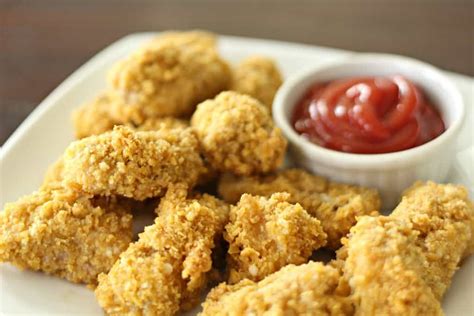 Homemade Chicken Nuggets | Six Sisters' Stuff