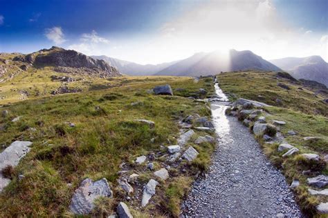 Cwm Idwal and Llyn Idwal Family Walk | Mud and Routes