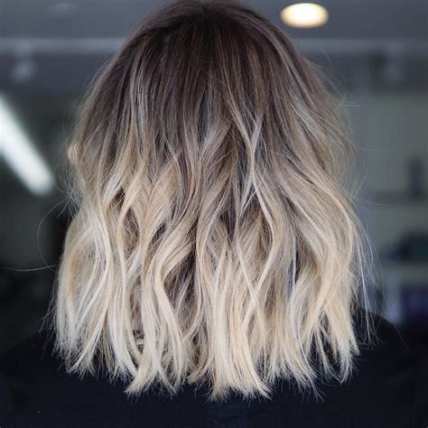 UPDATED: 40+ Dark Roots Blonde Hair Ideas (August 2020)