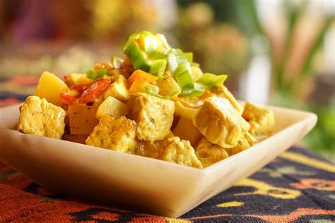 Tempeh and Vegetable Gulai - Recipe | Spice Trekkers | Recipe | Tempeh, Spice recipes, Vegetable ...