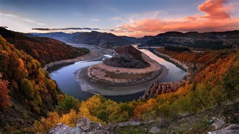 Arda river bend, Madzharovo, Eastern Rhodope mountains, Bulgaria - backiee