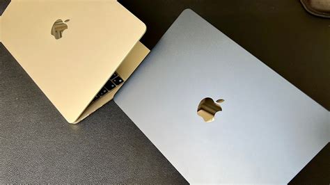 Starlight Vs Midnight Macbook Air M2 - Gold Vs Blue? - YouTube