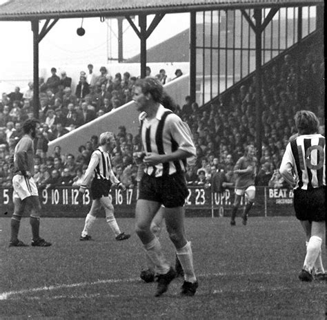 Nigel Fisher's Brigg Blog: GRIMSBY TOWN FC HAS STRONG SUPPORT IN BRIGG WHERE FAMOUS PLAYER ONCE ...