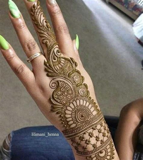 Tasmim Blog: Aage Wale Hath Ki Simple Mehndi Design