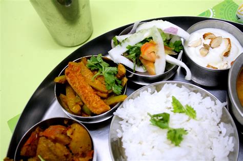 Top 10 Gujarati Thali Restaurants In Delhi - HungryForever