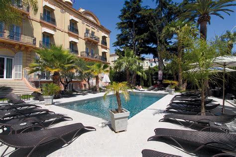 Golden Tulip Cannes Hôtel de Paris, in Cannes (French Riviera), 4 stars star Hotel