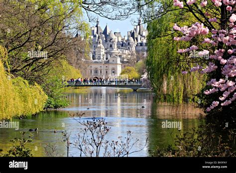 st james park spring lake london england Stock Photo, Royalty Free ...