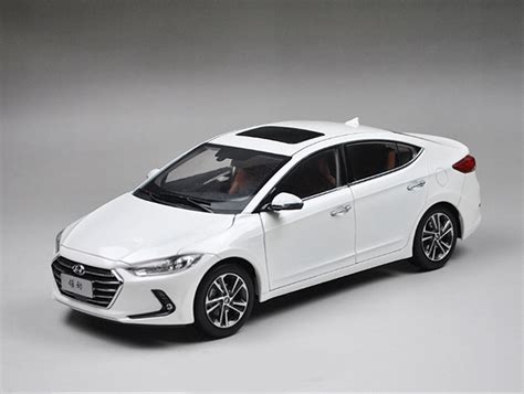 1/18 All New Dealer Edition 2017 Hyundai Elantra (White) - LIVECARMODEL.com