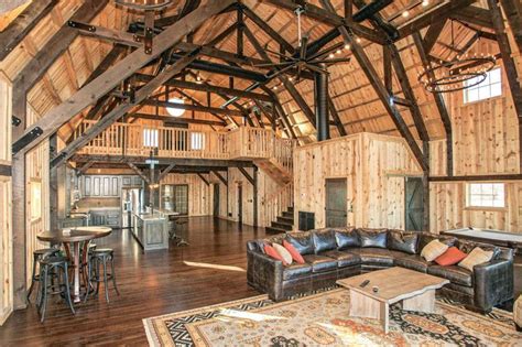 4 Most Captivating Farmhouse Barndominium Interiors That Are Perfect