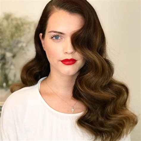 Hollywood Waves | Old hollywood hair, Hollywood hair, Long hair waves