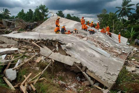 Indonesia has more than 250 dead, 7,000 displaced and 2,500 houses destroyed as result of ...