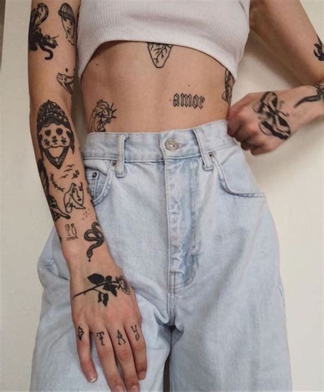 ²⁸ 𝙛𝙚𝙫𝙚𝙧 𝙙𝙧𝙚𝙖𝙢 ̽ ̽ on Twitter | Dainty tattoos, Tattoos, Grunge tattoo