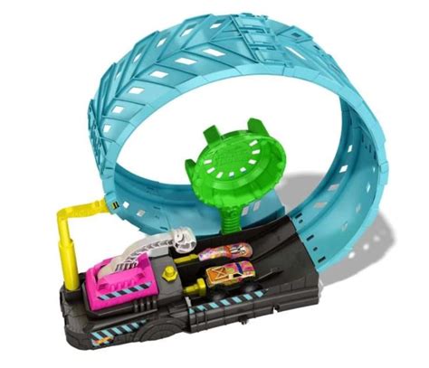 Hot Wheels Epic Loop Challenge - Monster Trucks - Glow in the Dark