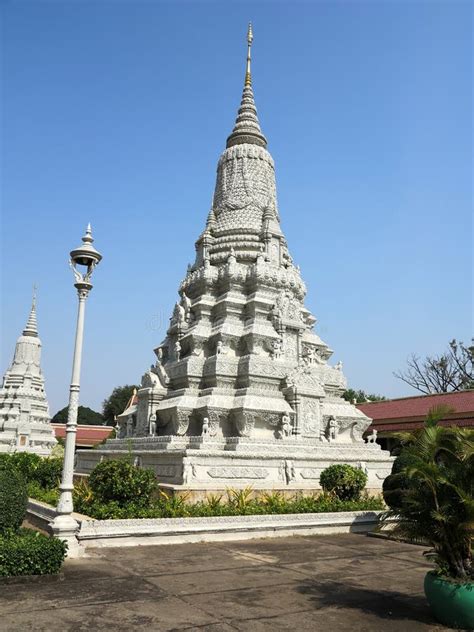 Silver Pagoda in Phnom Penh, Cambodia Stock Photo - Image of buddhism, tower: 238774466